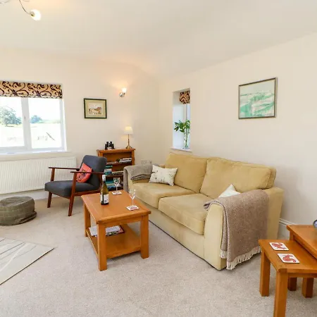 Holiday home Oscar House