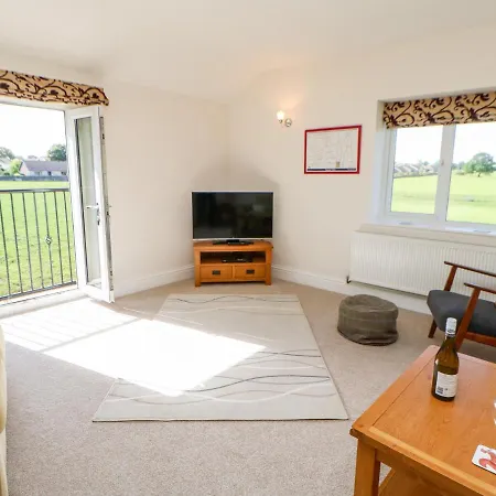 Holiday home Oscar House